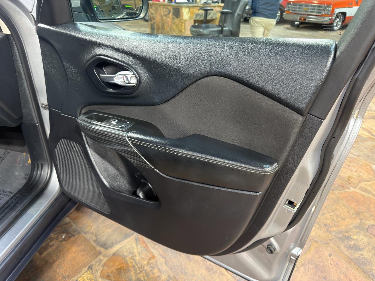 Jeep Cherokee 4WD 4dr Latitude 2014