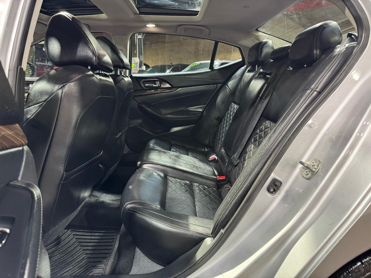 Nissan Maxima 4dr Sdn 3.5 Platinum 2016