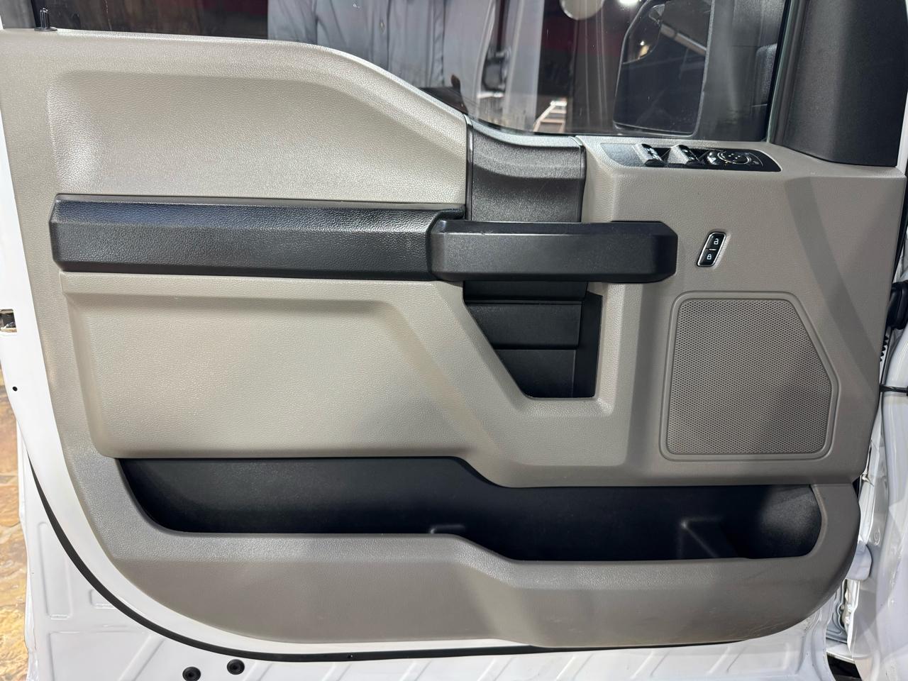 Ford F-150 2WD SuperCrew 145" XL 2019