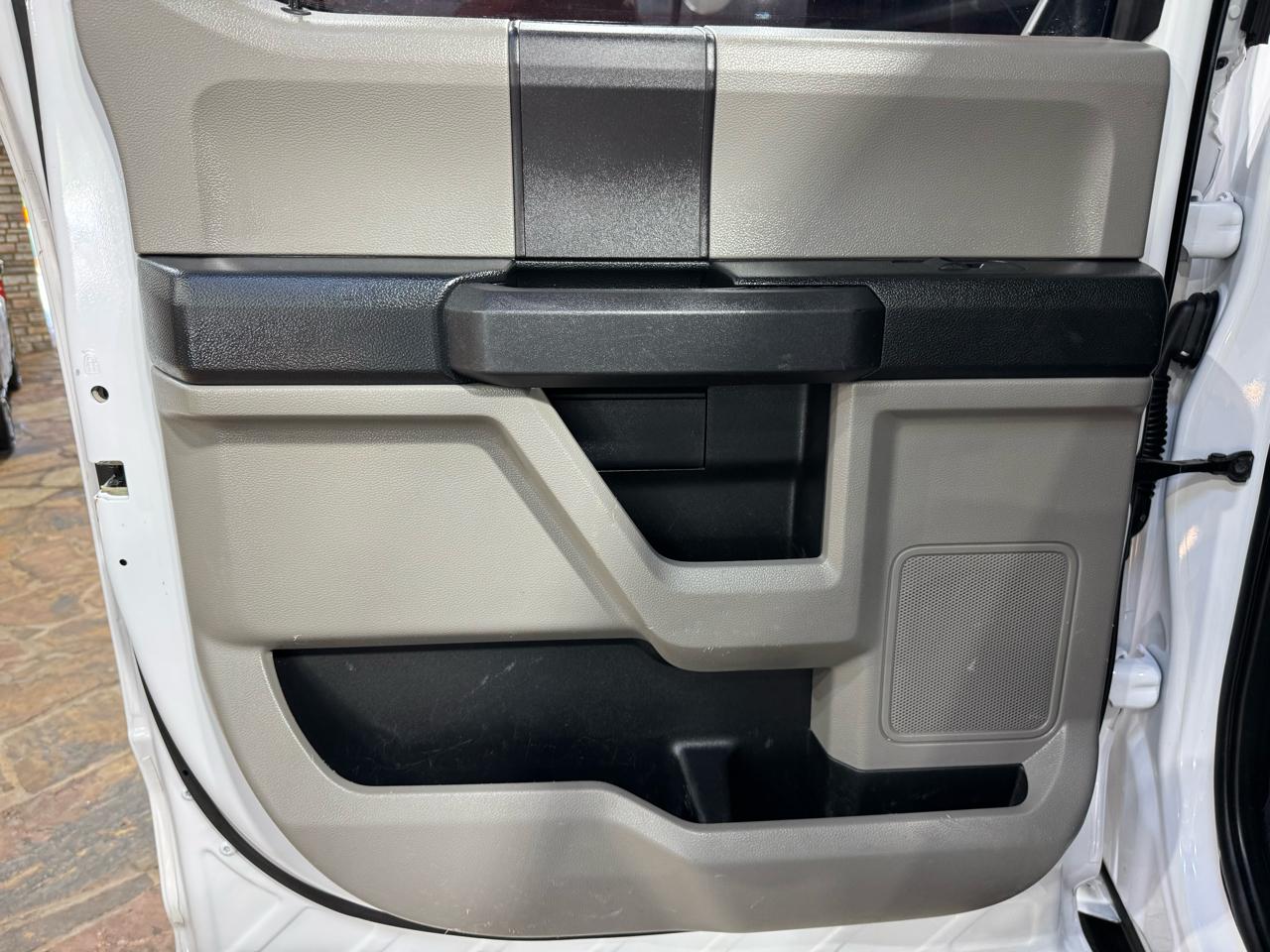 Ford F-150 2WD SuperCrew 145" XL 2019