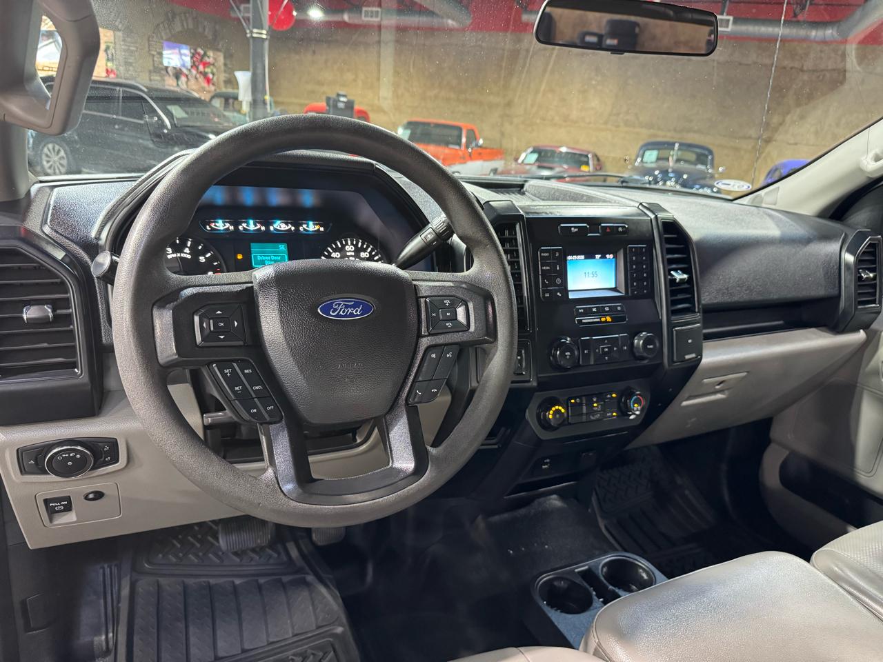 Ford F-150 2WD SuperCrew 145" XL 2019