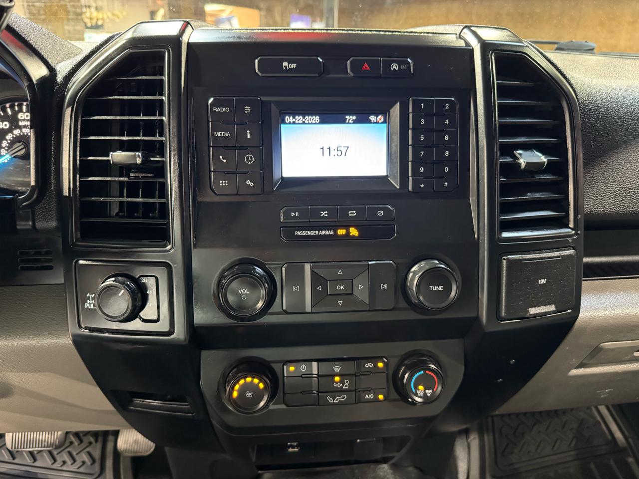 Ford F-150 2WD SuperCrew 145" XL 2019