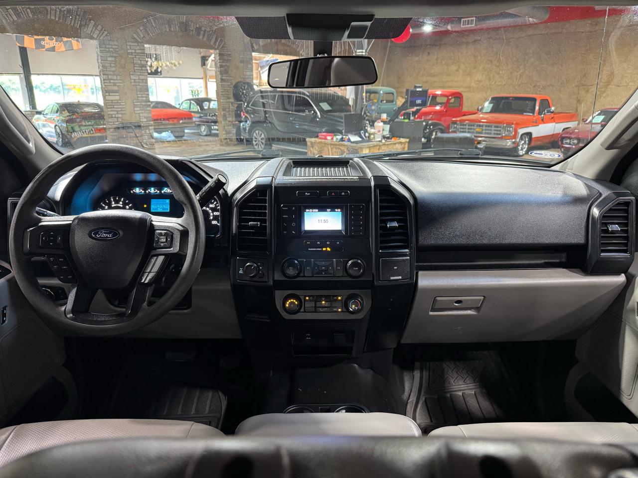 Ford F-150 2WD SuperCrew 145" XL 2019