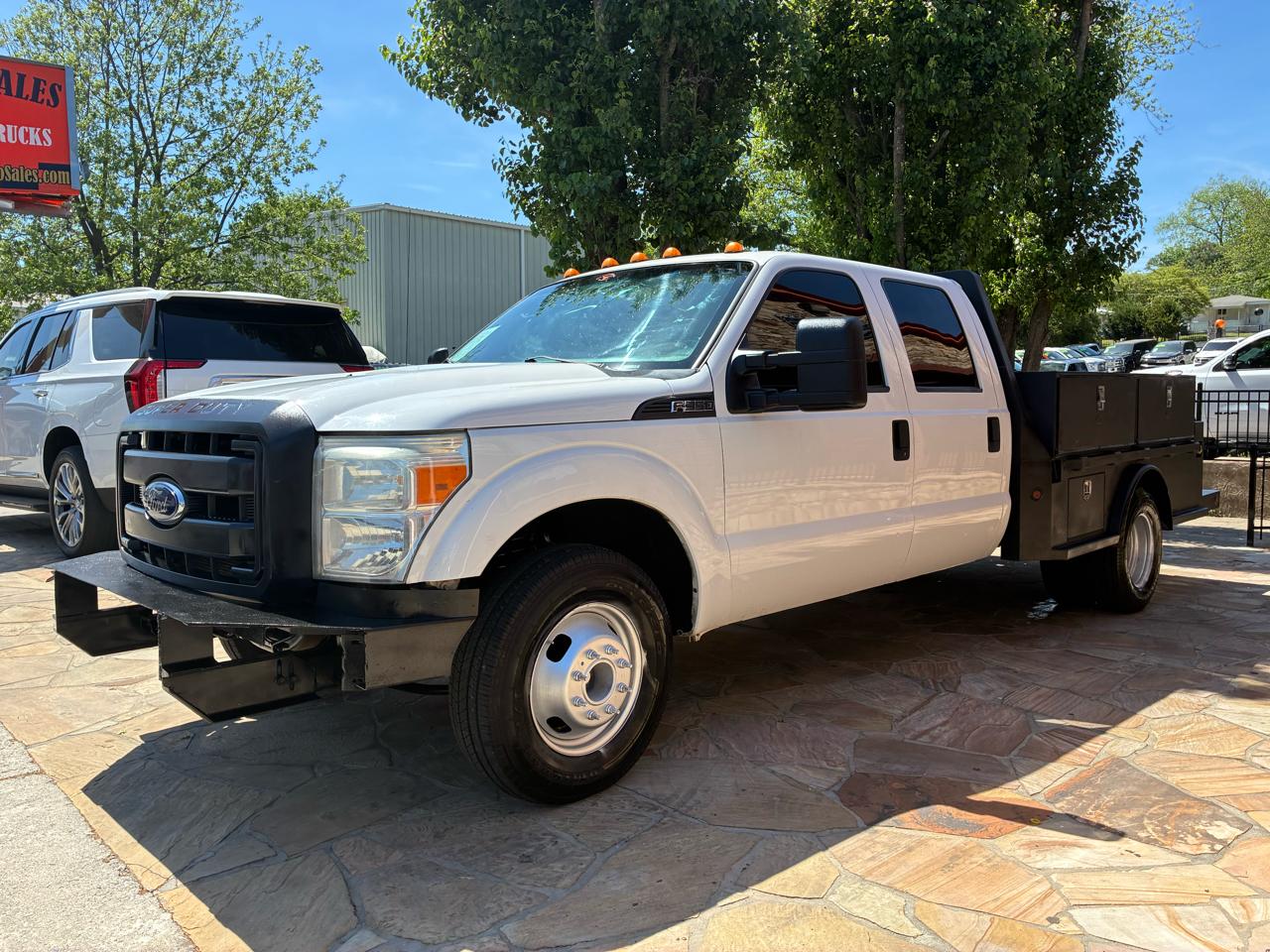 Ford Super Duty F-350 DRW 2WD Crew Cab 176" WB 60" CA Lariat 2015