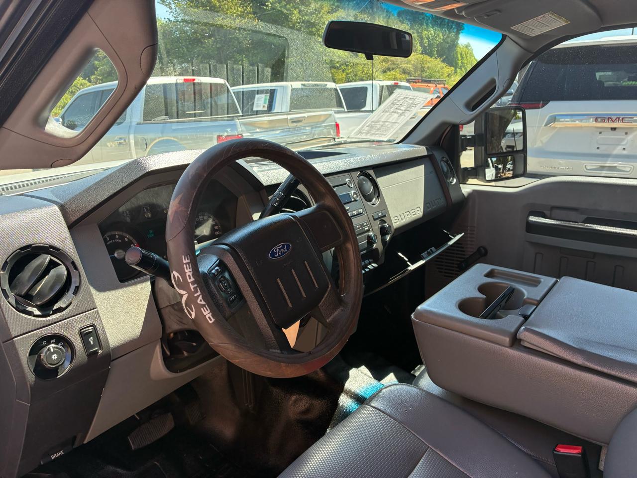 Ford Super Duty F-350 DRW 2WD Crew Cab 176" WB 60" CA Lariat 2015