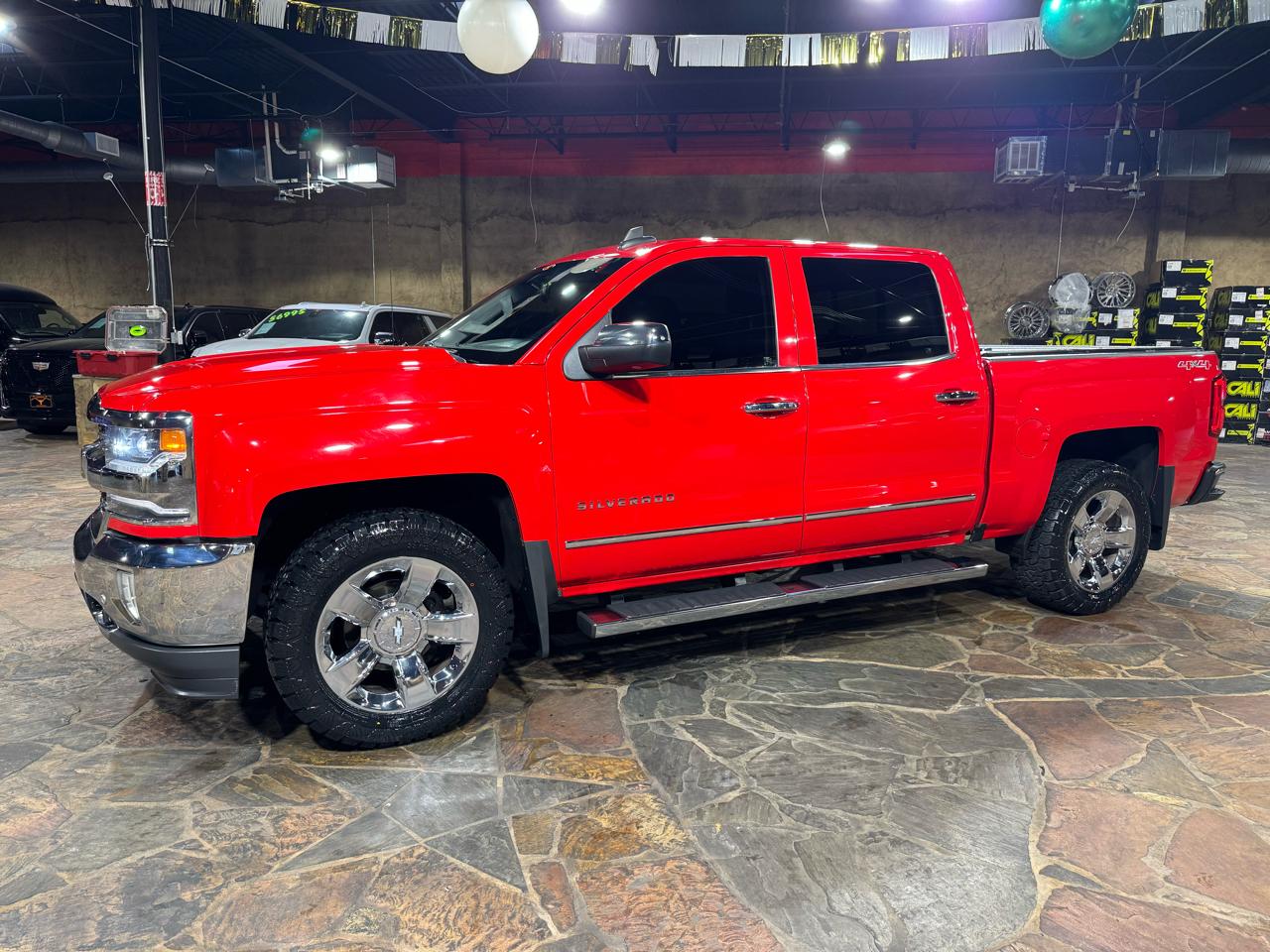 Chevrolet Silverado 1500 4WD Crew Cab 143.5" LTZ w/1LZ 2017