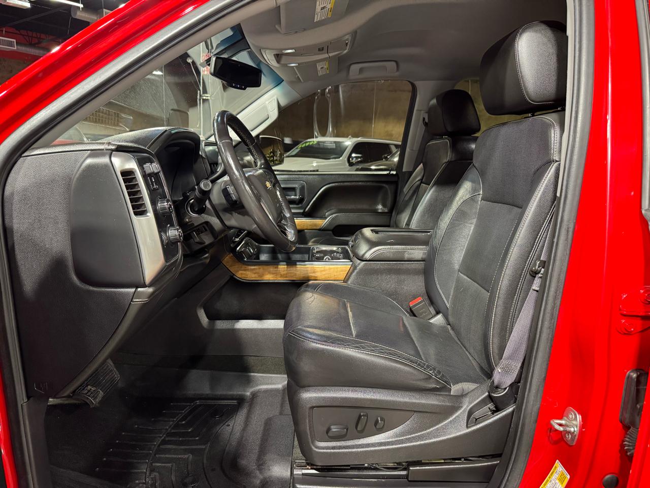 Chevrolet Silverado 1500 4WD Crew Cab 143.5" LTZ w/1LZ 2017