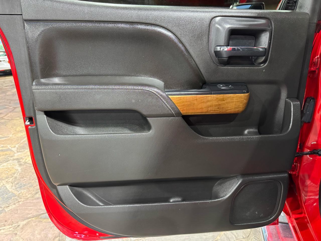 Chevrolet Silverado 1500 4WD Crew Cab 143.5" LTZ w/1LZ 2017