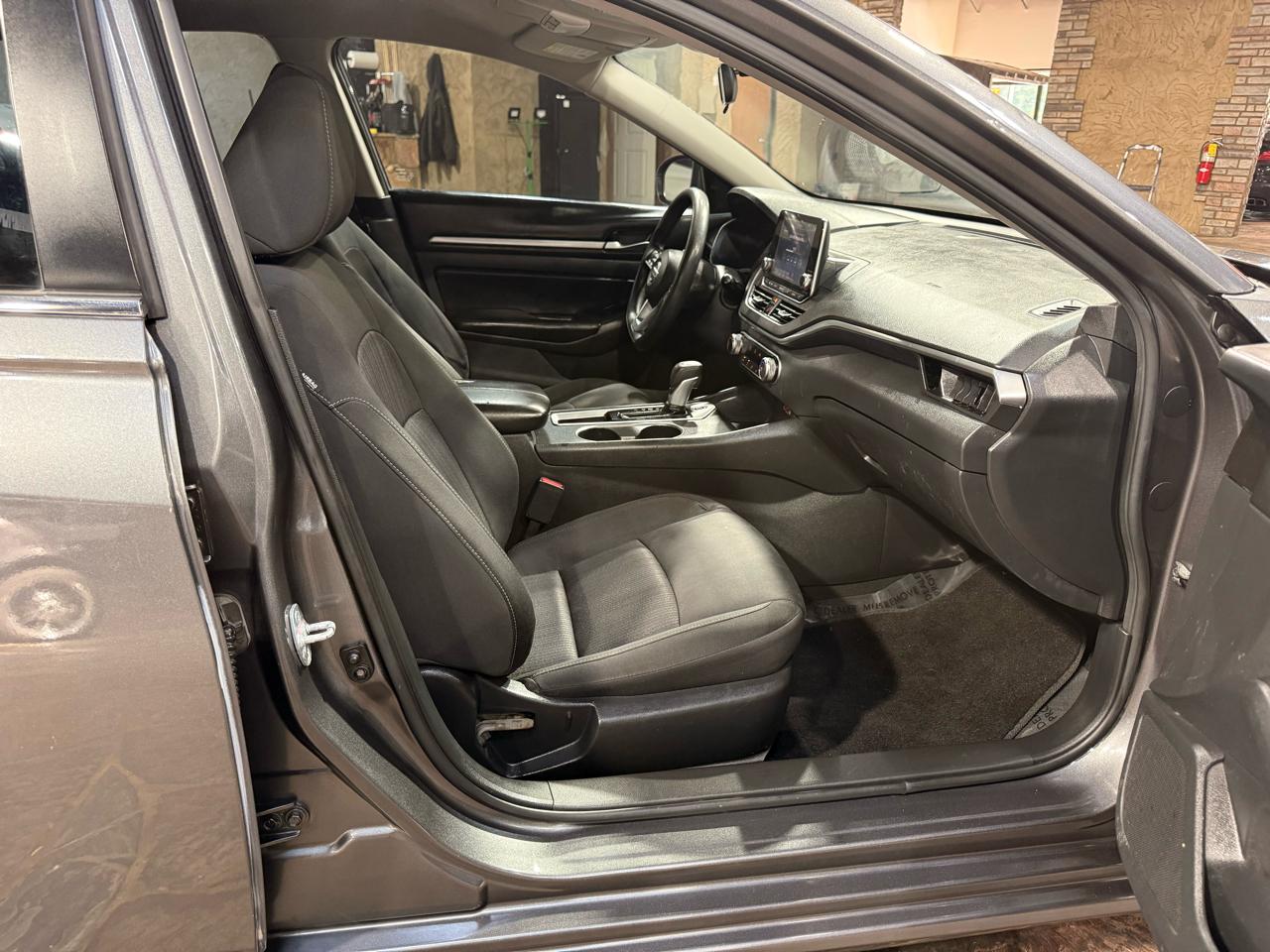 Nissan Altima 2.5 SV Sedan 2022