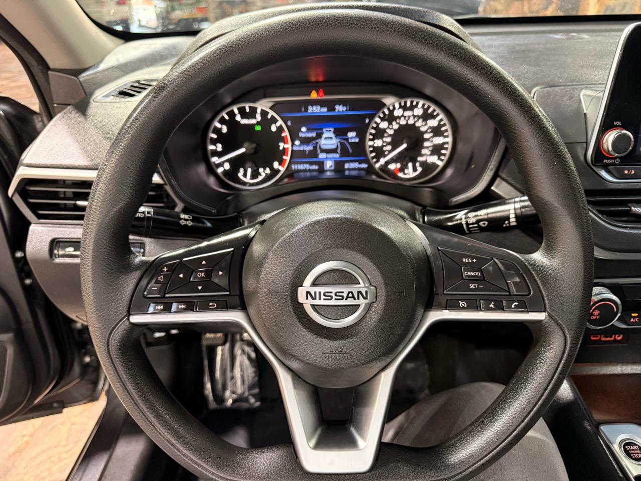 Nissan Altima 2.5 SV Sedan 2022