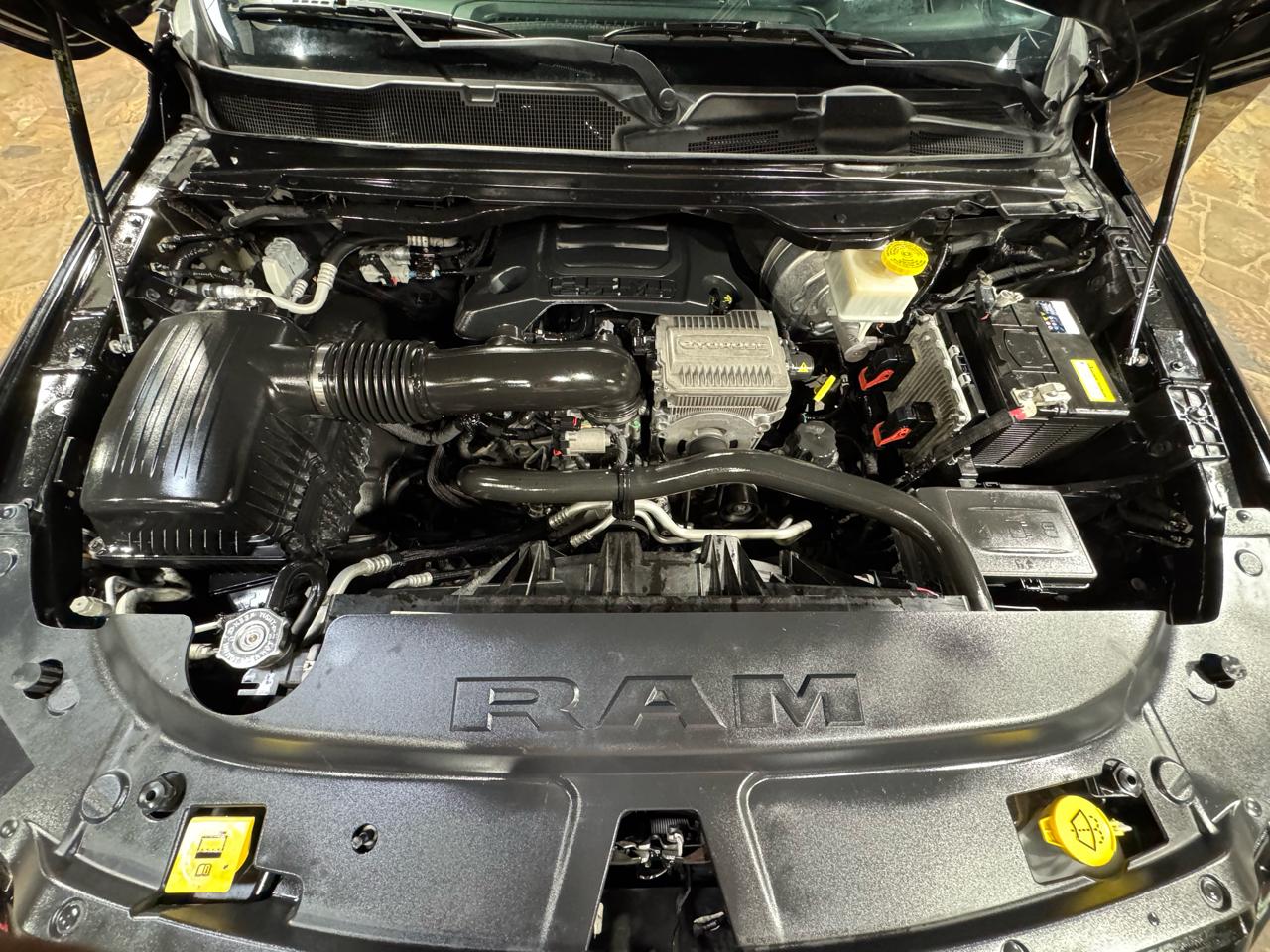 RAM 1500 Limited 4x2 Crew Cab 5'7" Box 2021