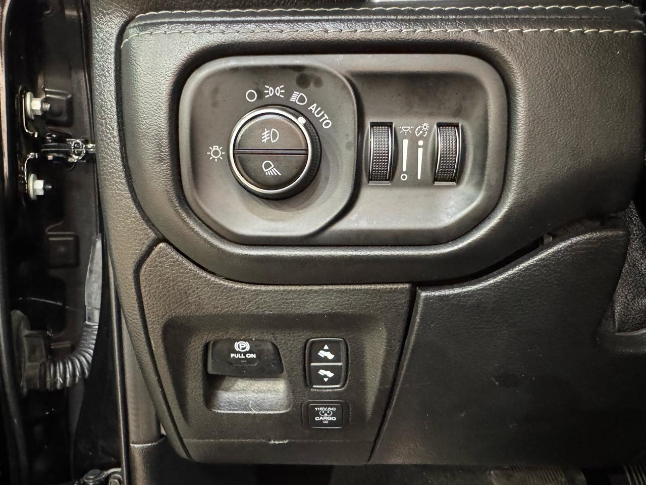 RAM 1500 Limited 4x2 Crew Cab 5'7" Box 2021