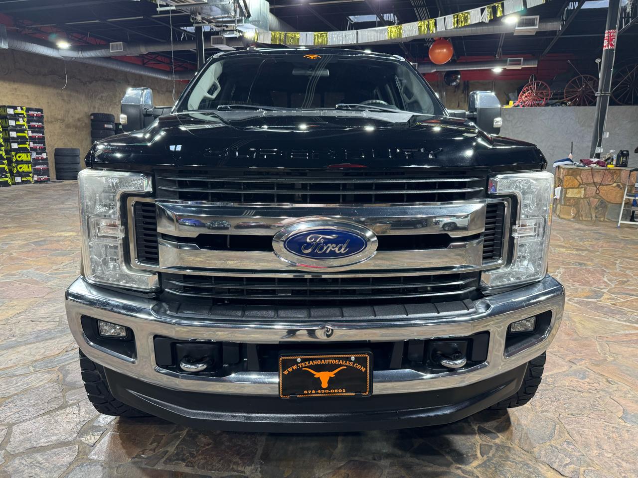 Ford Super Duty F-250 SRW XLT 4WD Crew Cab 8' Box 2017