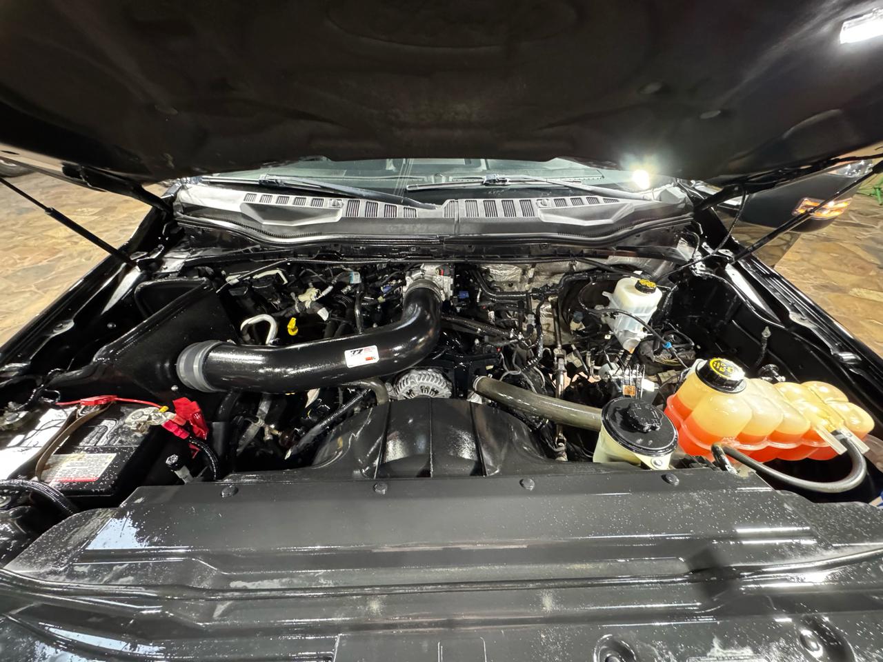 Ford Super Duty F-250 SRW XLT 4WD Crew Cab 8' Box 2017