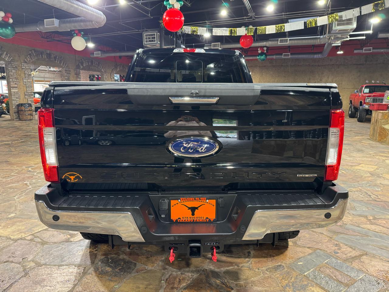 Ford Super Duty F-250 SRW XLT 4WD Crew Cab 8' Box 2017