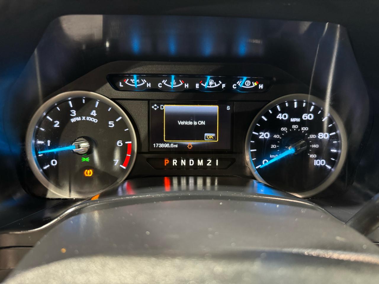 Ford Super Duty F-250 SRW XLT 4WD Crew Cab 8' Box 2017