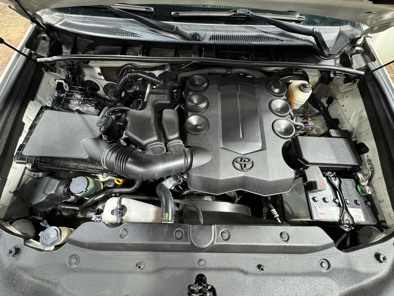 Toyota 4Runner RWD 4dr V6 SR5 Premium (Natl) 2016