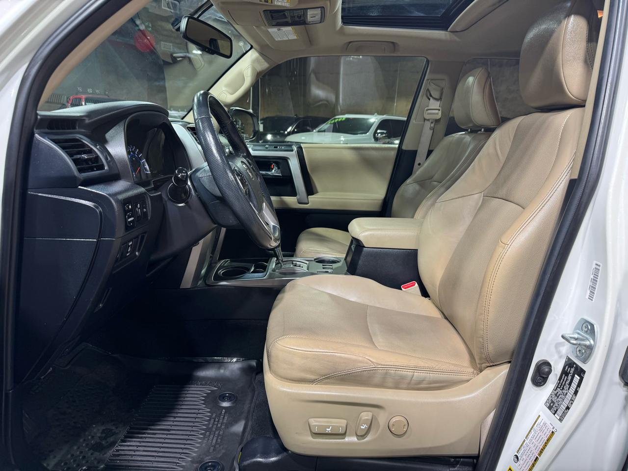 Toyota 4Runner RWD 4dr V6 SR5 Premium (Natl) 2016