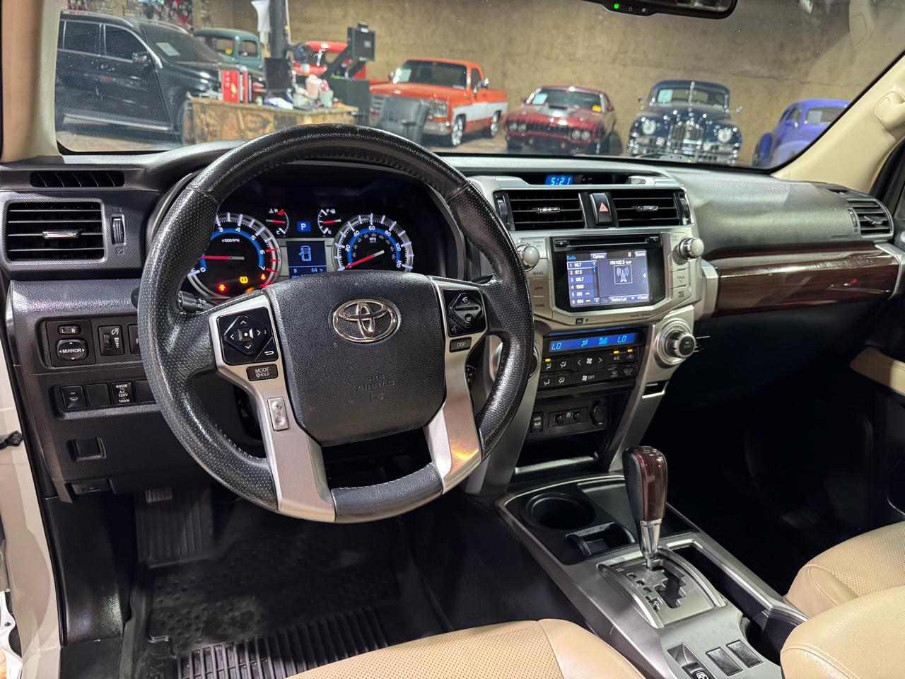 Toyota 4Runner RWD 4dr V6 SR5 Premium (Natl) 2016