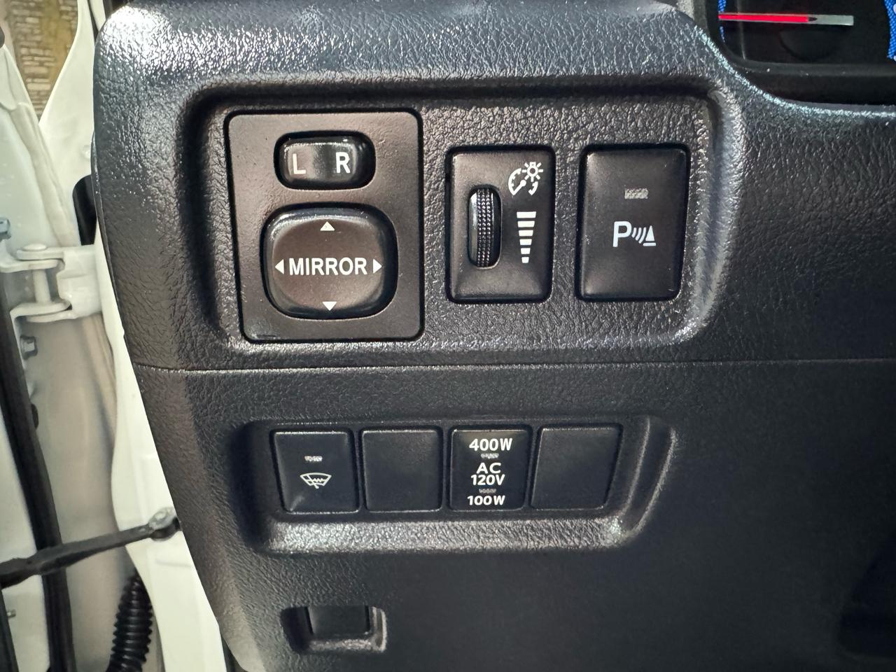 Toyota 4Runner RWD 4dr V6 SR5 Premium (Natl) 2016