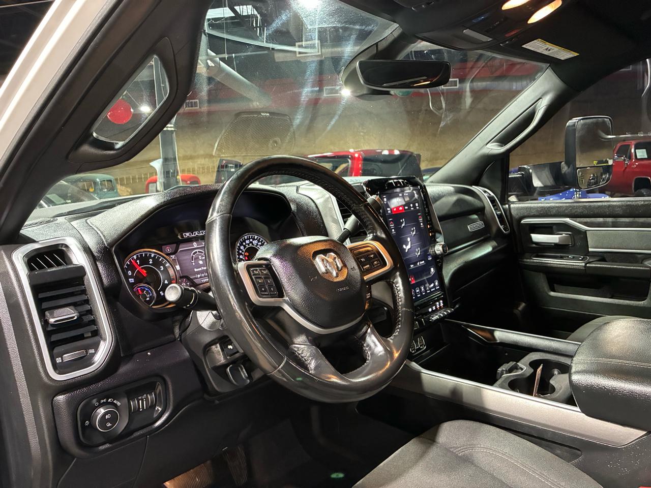 RAM 2500 Big Horn 4x4 Crew Cab 6'4" Box 2020