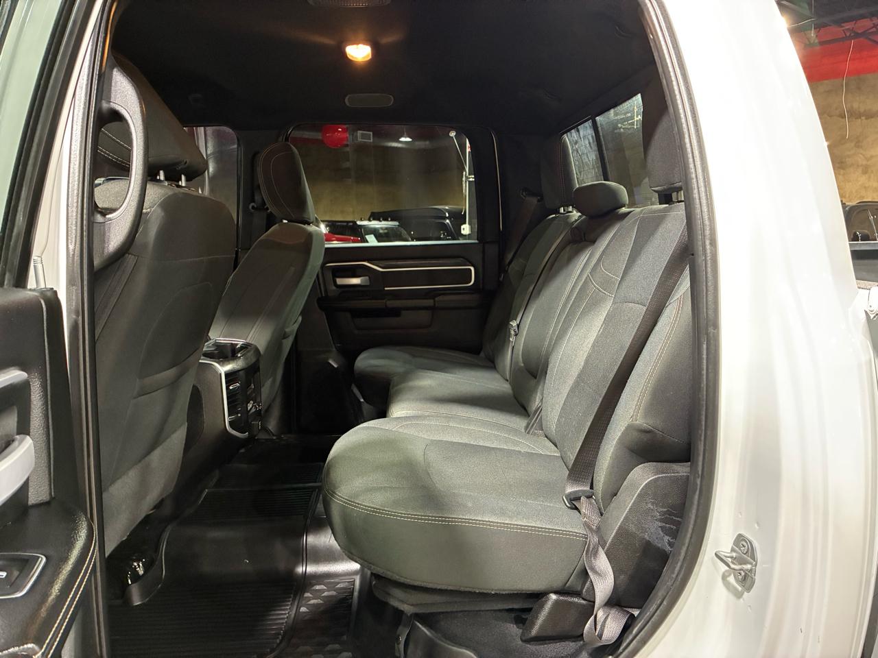 RAM 2500 Big Horn 4x4 Crew Cab 6'4" Box 2020