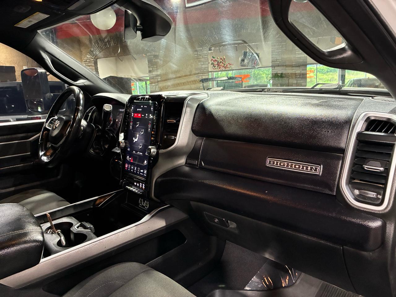 RAM 2500 Big Horn 4x4 Crew Cab 6'4" Box 2020