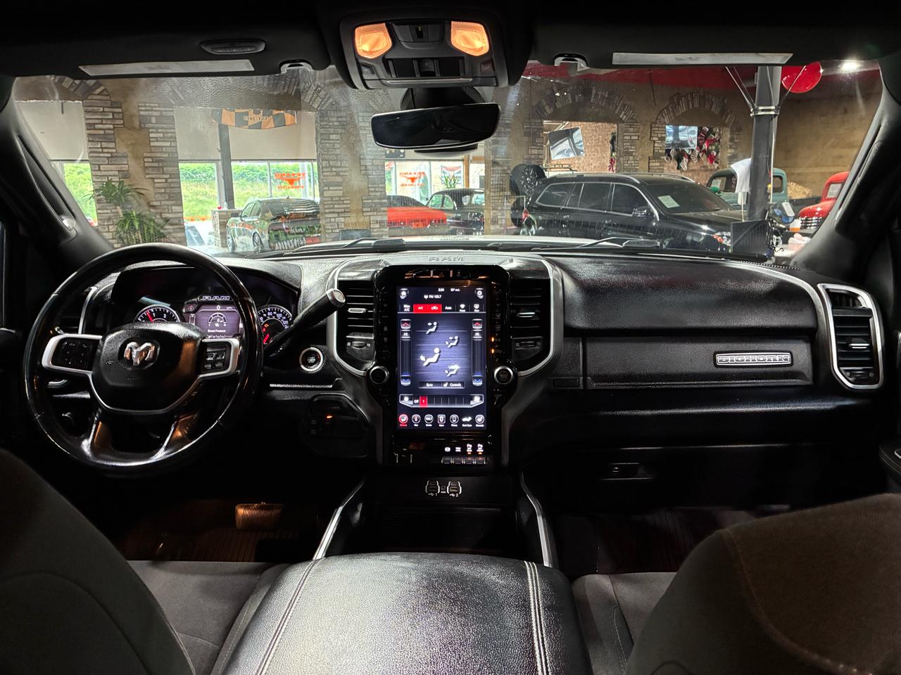 RAM 2500 Big Horn 4x4 Crew Cab 6'4" Box 2020