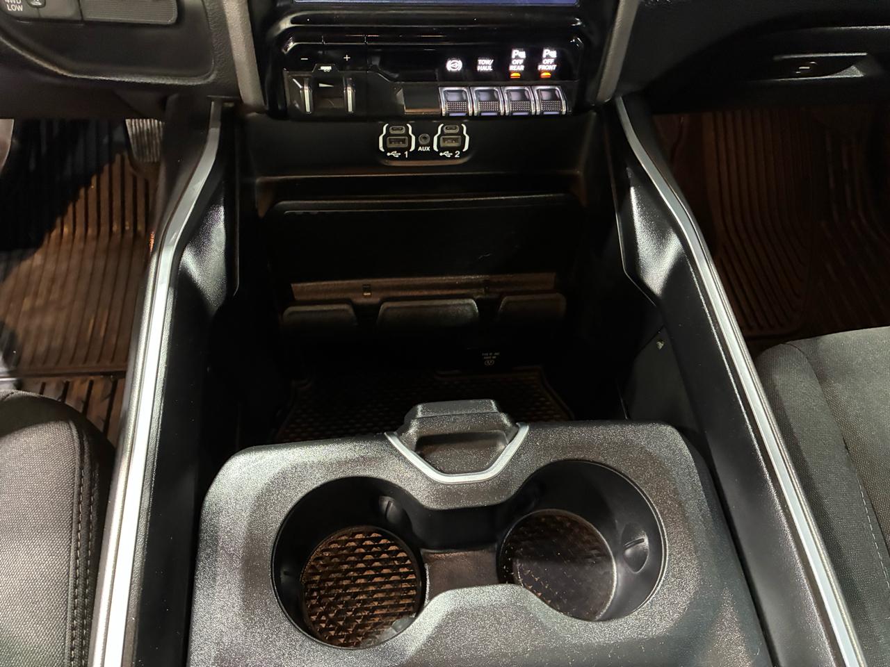 RAM 2500 Big Horn 4x4 Crew Cab 6'4" Box 2020