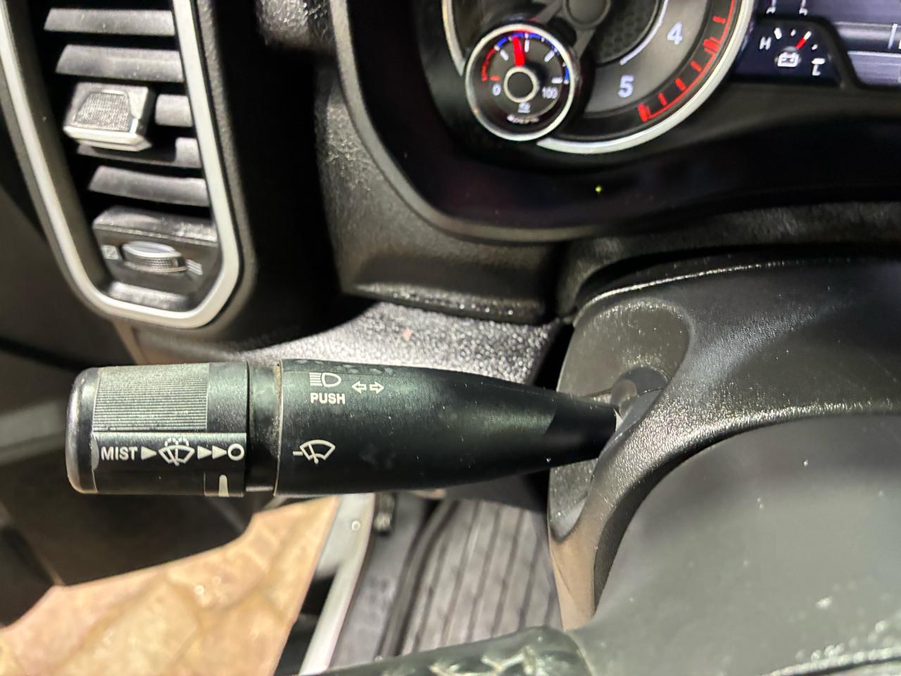 RAM 2500 Big Horn 4x4 Crew Cab 6'4" Box 2020