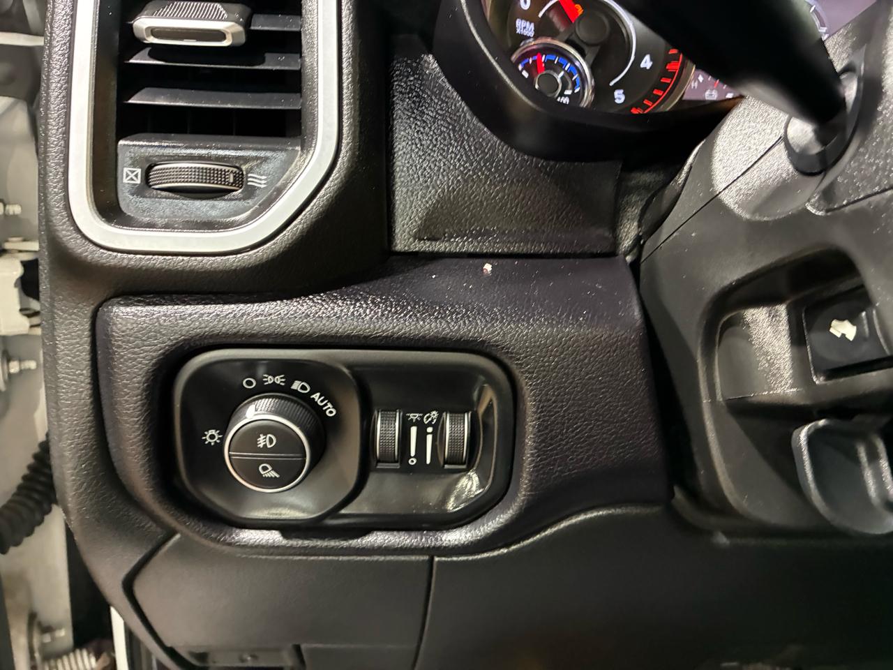 RAM 2500 Big Horn 4x4 Crew Cab 6'4" Box 2020