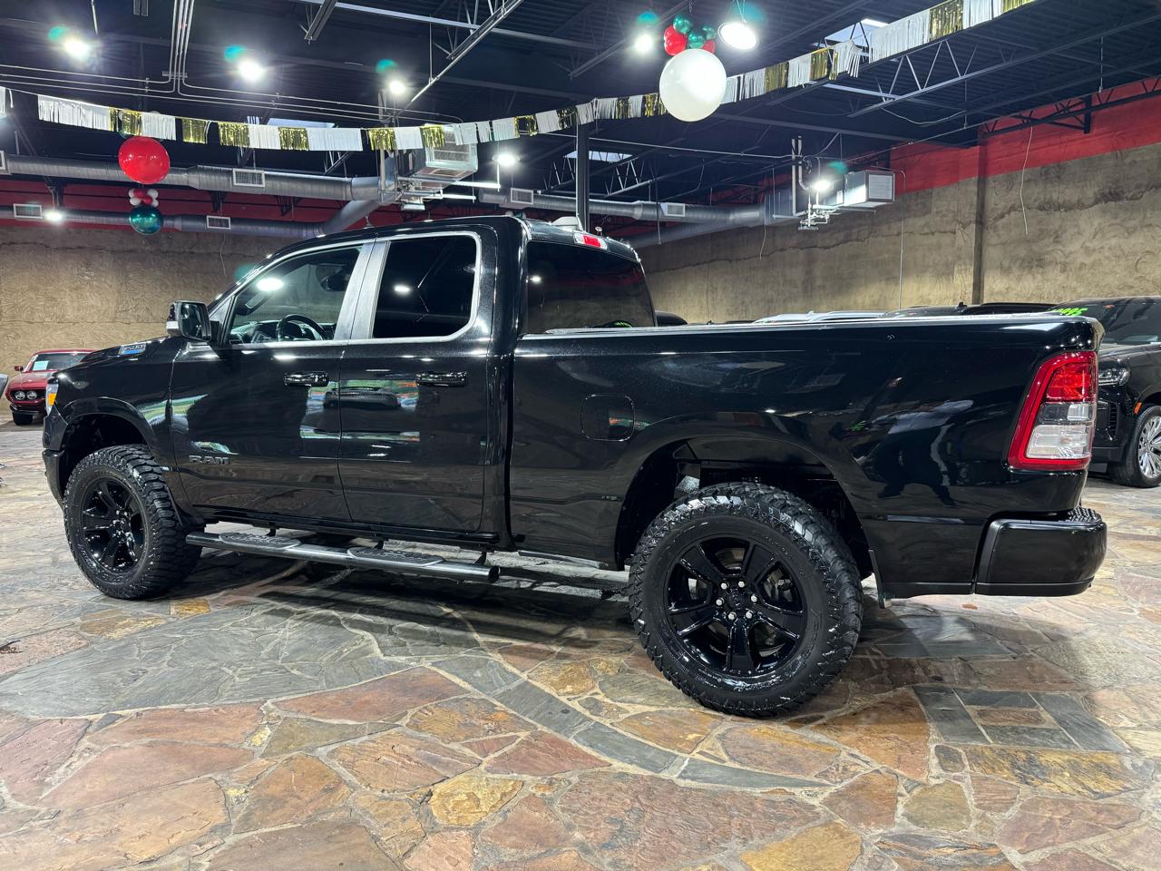 RAM 1500 Big Horn 4x4 Quad Cab 6'4" Box 2021