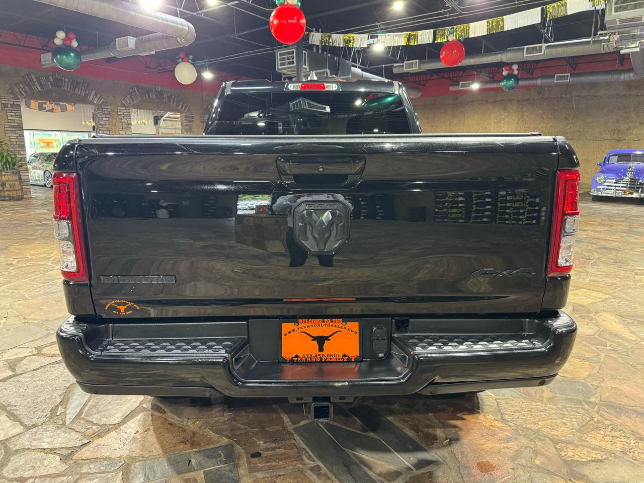 RAM 1500 Big Horn 4x4 Quad Cab 6'4" Box 2021