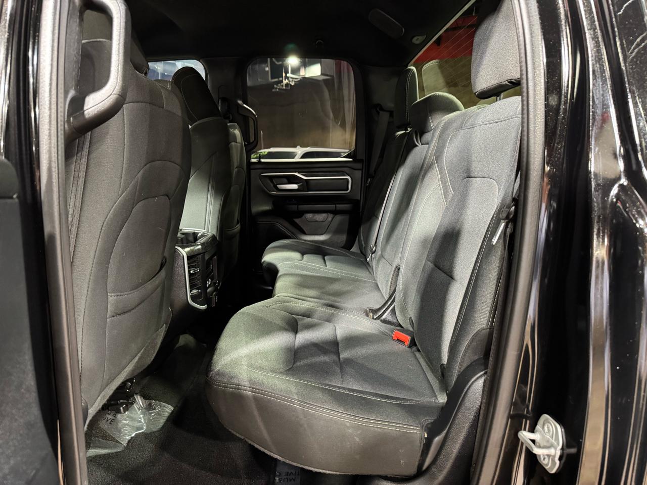 RAM 1500 Big Horn 4x4 Quad Cab 6'4" Box 2021