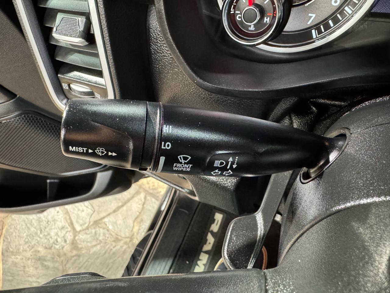 RAM 1500 Big Horn 4x4 Quad Cab 6'4" Box 2021