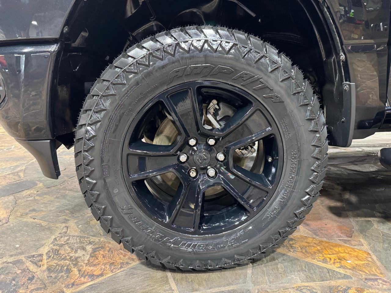 RAM 1500 Big Horn 4x4 Quad Cab 6'4" Box 2021