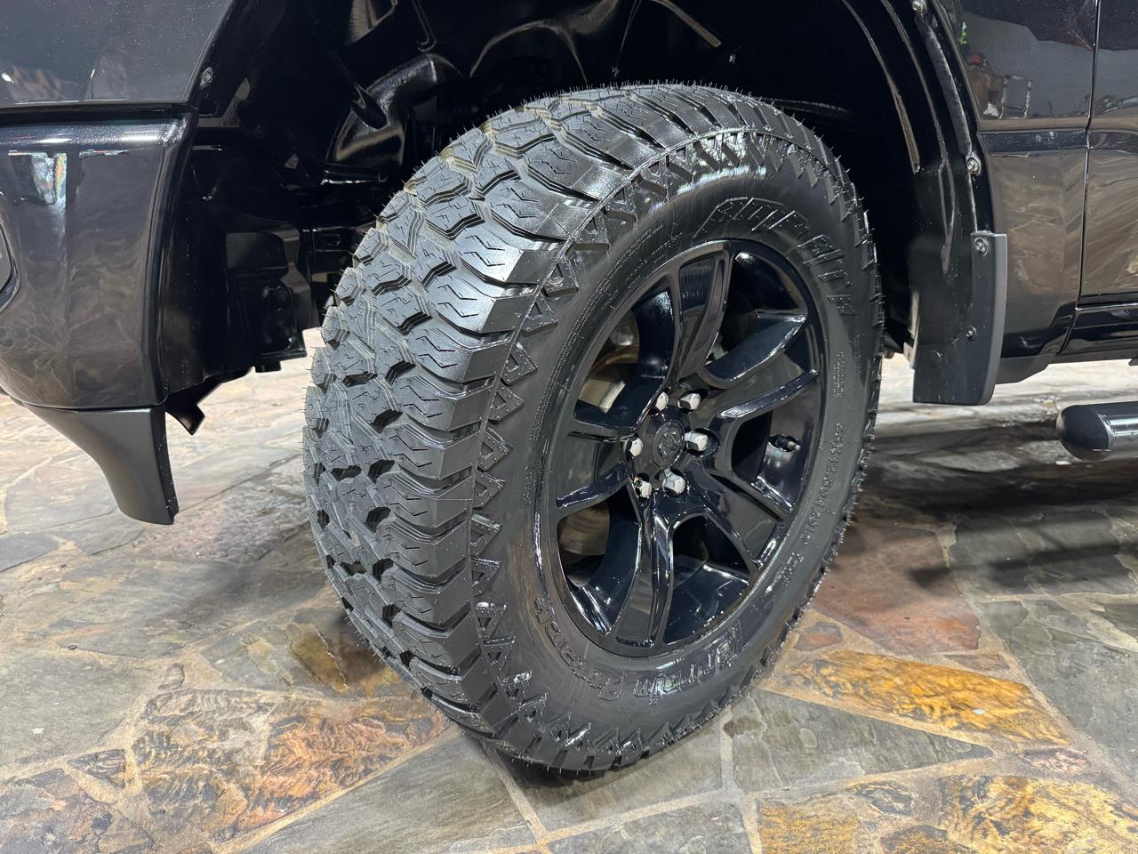 RAM 1500 Big Horn 4x4 Quad Cab 6'4" Box 2021