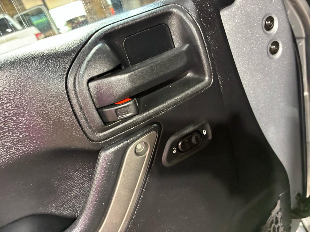 Jeep Wrangler Unlimited 4WD 4dr Willys Wheeler 2015