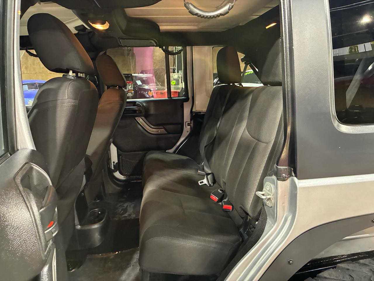 Jeep Wrangler Unlimited 4WD 4dr Willys Wheeler 2015