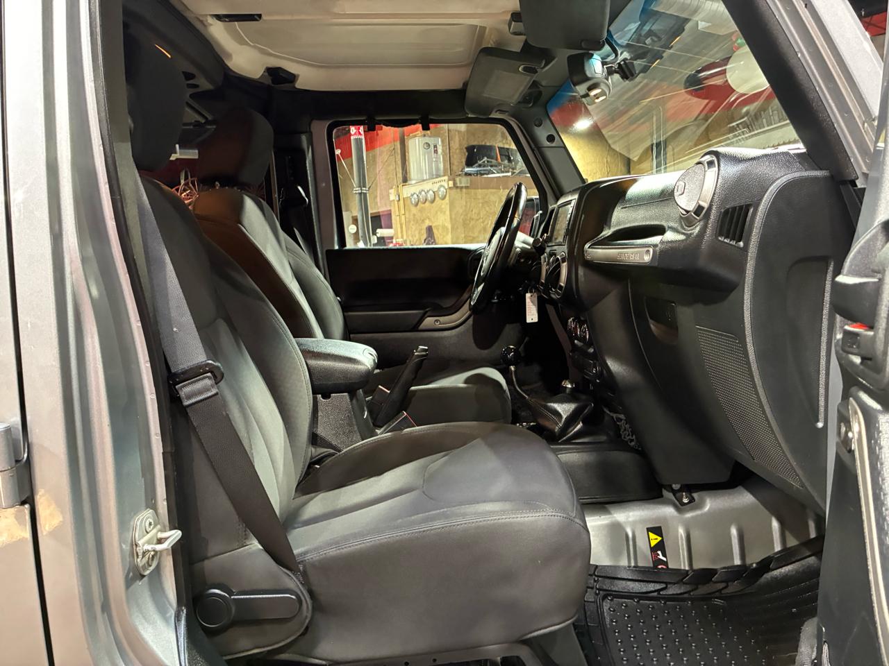 Jeep Wrangler Unlimited 4WD 4dr Willys Wheeler 2015