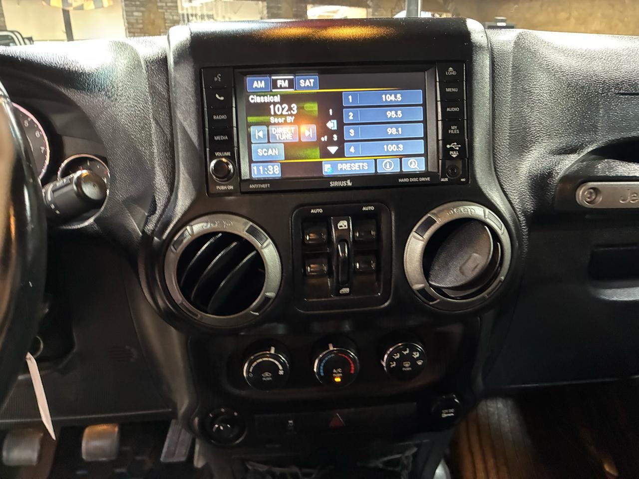 Jeep Wrangler Unlimited 4WD 4dr Willys Wheeler 2015