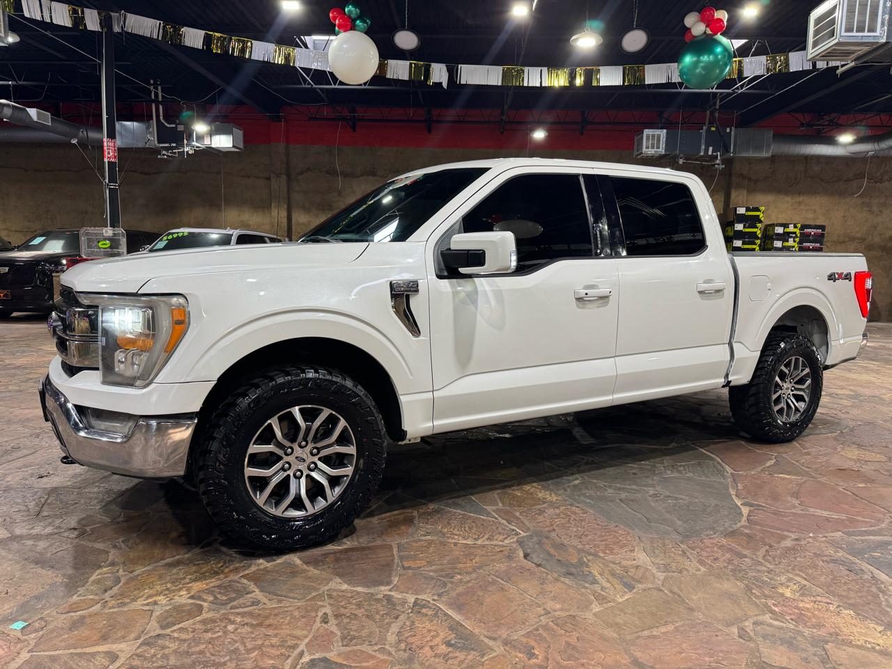 Ford F-150 4WD SuperCrew 157" Lariat w/HD Payload Pkg 2021