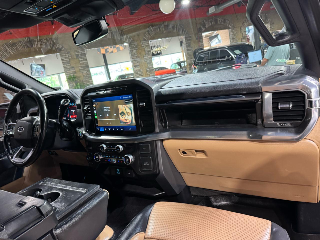 Ford F-150 4WD SuperCrew 157" Lariat w/HD Payload Pkg 2021
