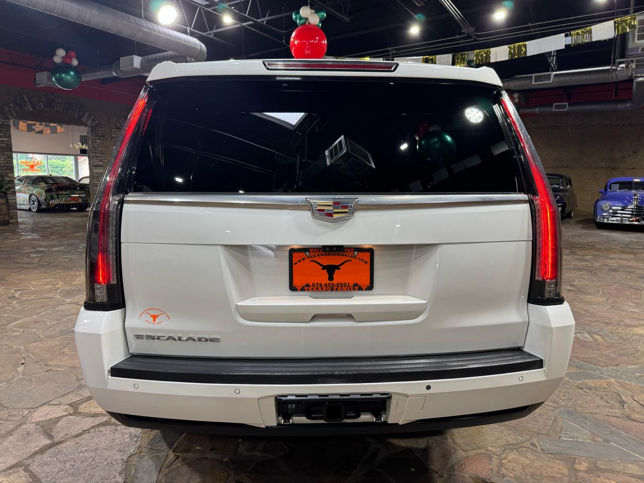 Cadillac Escalade ESV 4WD 4dr Luxury 2018