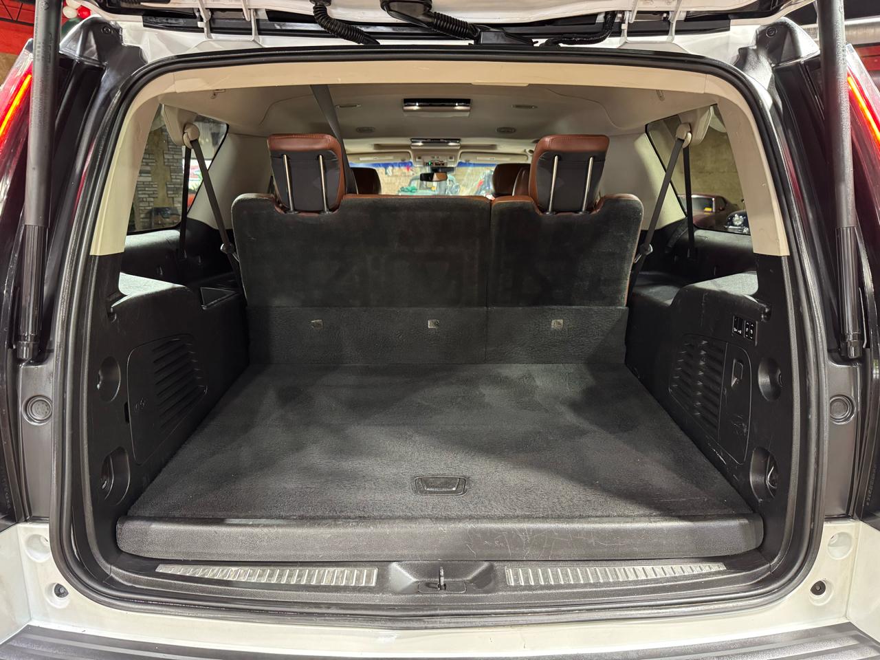 Cadillac Escalade ESV 4WD 4dr Luxury 2018