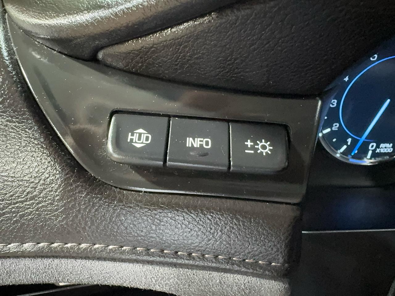 Cadillac Escalade ESV 4WD 4dr Luxury 2018