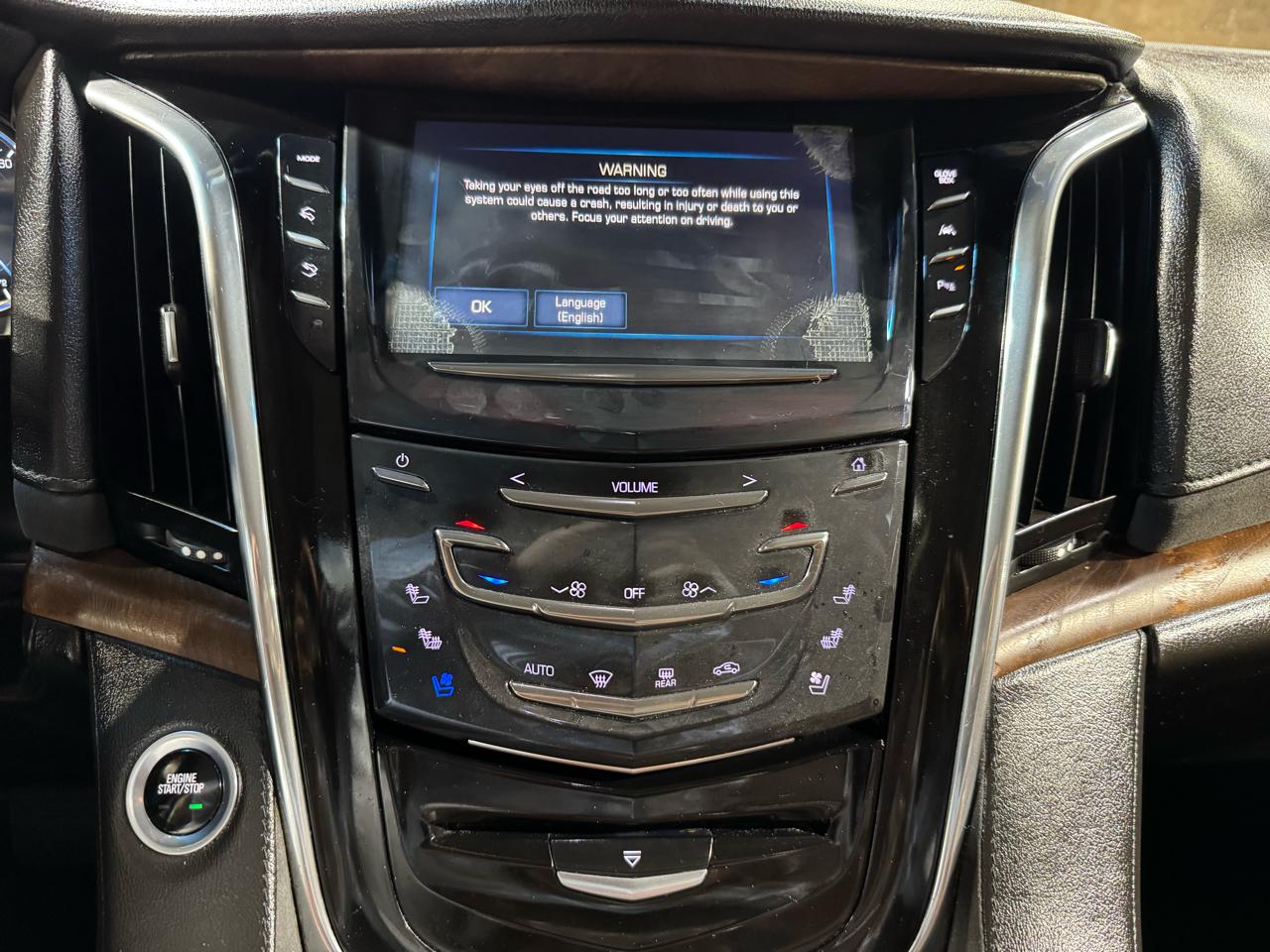 Cadillac Escalade ESV 4WD 4dr Luxury 2018