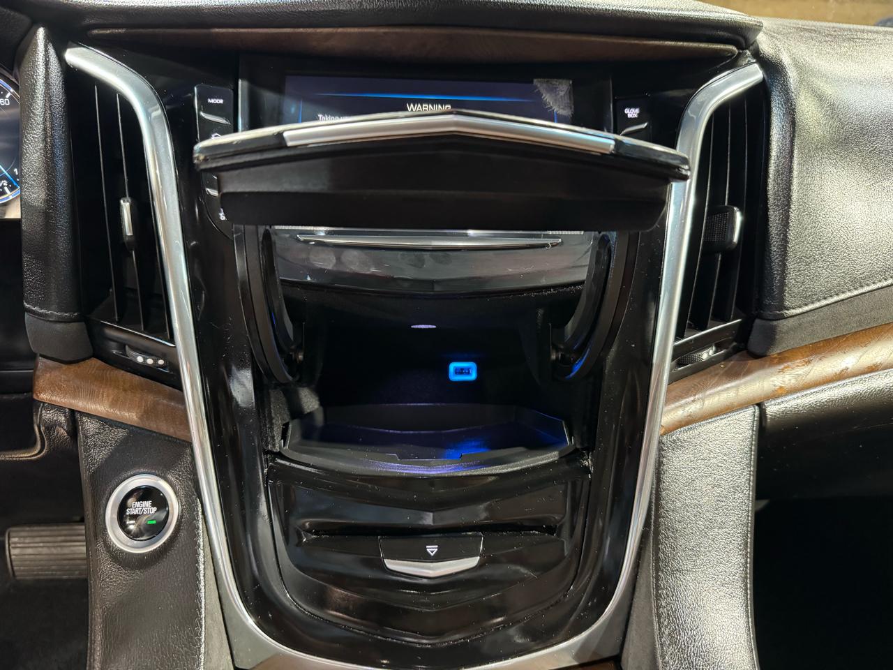 Cadillac Escalade ESV 4WD 4dr Luxury 2018
