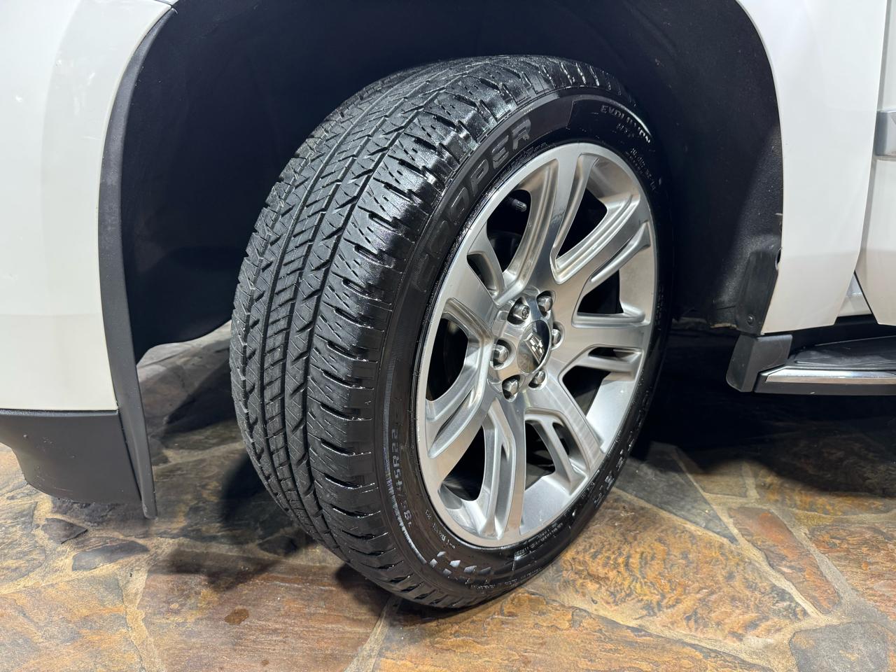 Cadillac Escalade ESV 4WD 4dr Luxury 2018