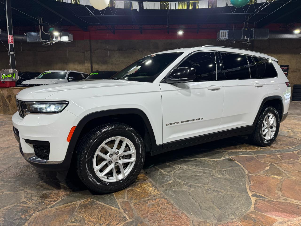 Jeep Grand Cherokee L Laredo 4x2 2023